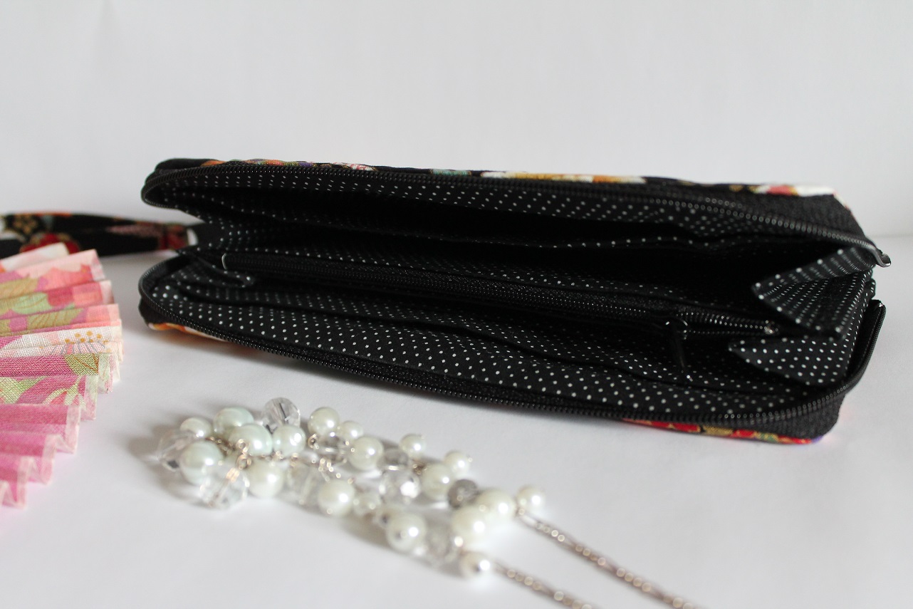 8.3\" long zippered wallet - Kana black gold multicolor